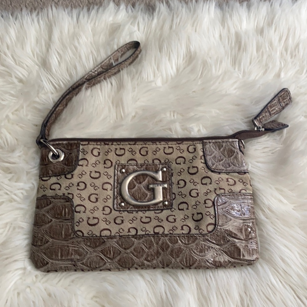 Guess wristlet